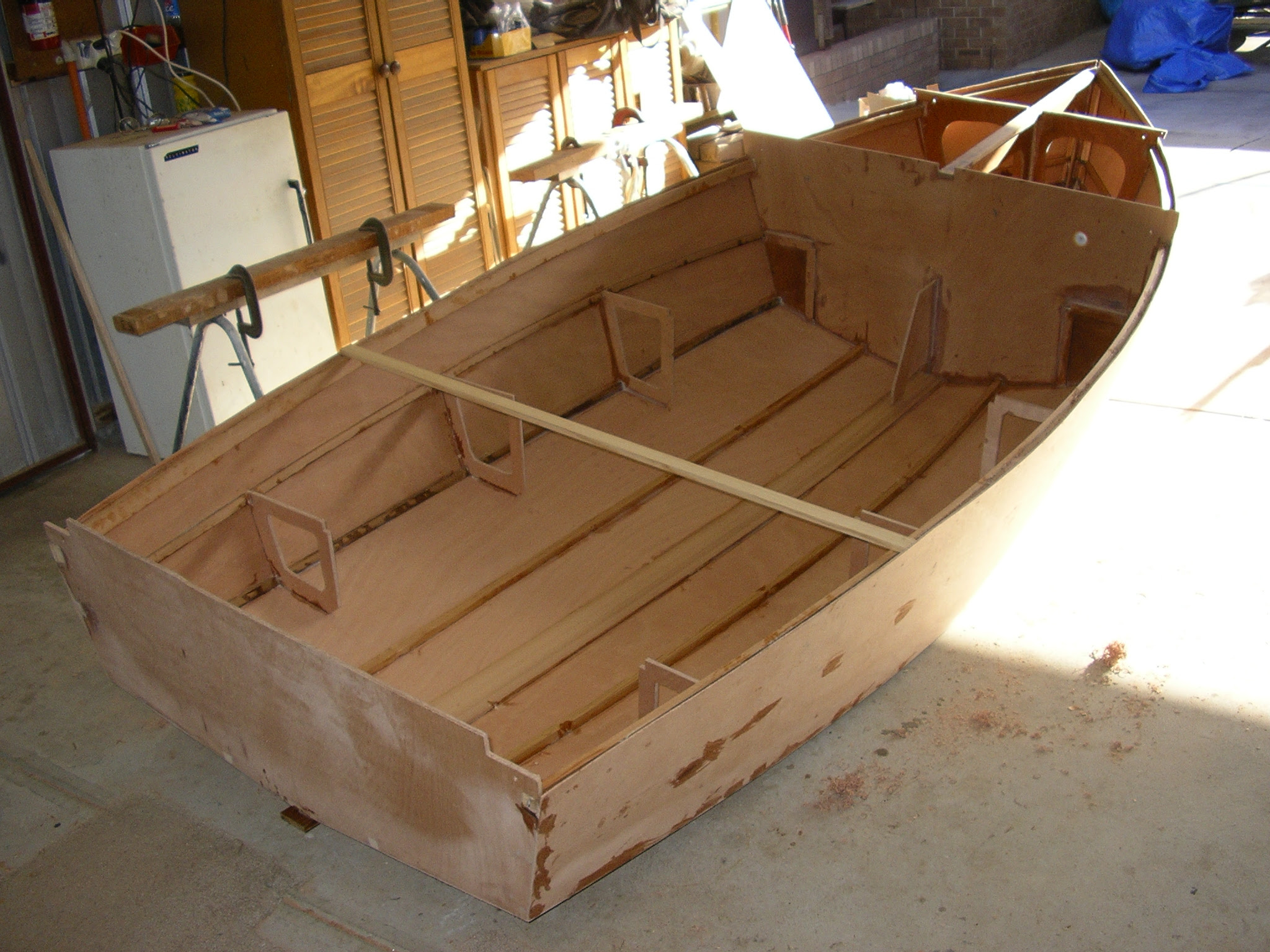 building and measurement national heron sailing