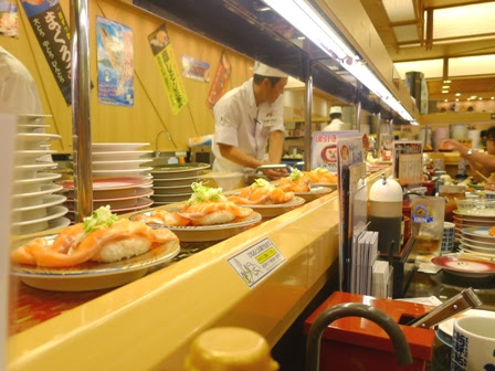 Jr東海道線横浜駅 回し寿司 活 美登利名物の大名さばや煮穴子が回転寿司でいただけます 年間500店以上を食べ歩く飲食店プロデューサーの食日記 No 1