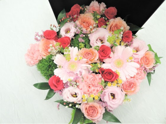ニコライ バーグマンさん考案 ボックスフラワー 取り扱っております 岡崎市の花屋 花一生花店 ブーケやスタンド花 花キューピット配達店フラワーショップhanaichi
