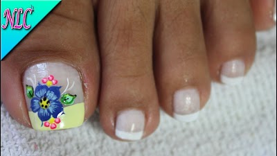 30 Decoracion de uñas frances para pies