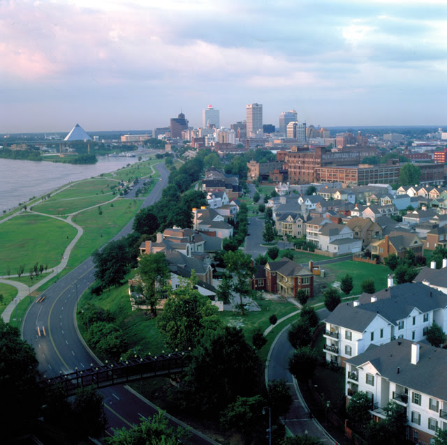 Memphis, TN : Riverside Dr.
