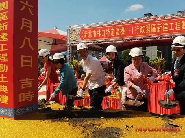 新北市長朱立倫2013年6月8日主持「新北市林口特定區機1-1行政園區新建工程」祈福動土典禮(圖：新北市政府)