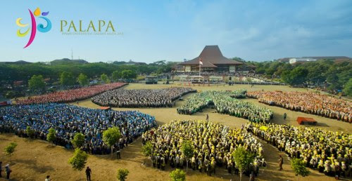 dream it and make it happen :)
Do you know how it feels?
you just cry, you can&#8217;t talk :&#8217;)
I dream it since I was in elementary school
I wish I could be a part of Gadjah Mada :&#8217;)
And LOOK!
I&#8217;m standing there.
With 10.000 others.
as GADJAH MADA MUDA 2012 :)
Do you know how it feels?
you just cry, you can&#8217;t talk :&#8217;)