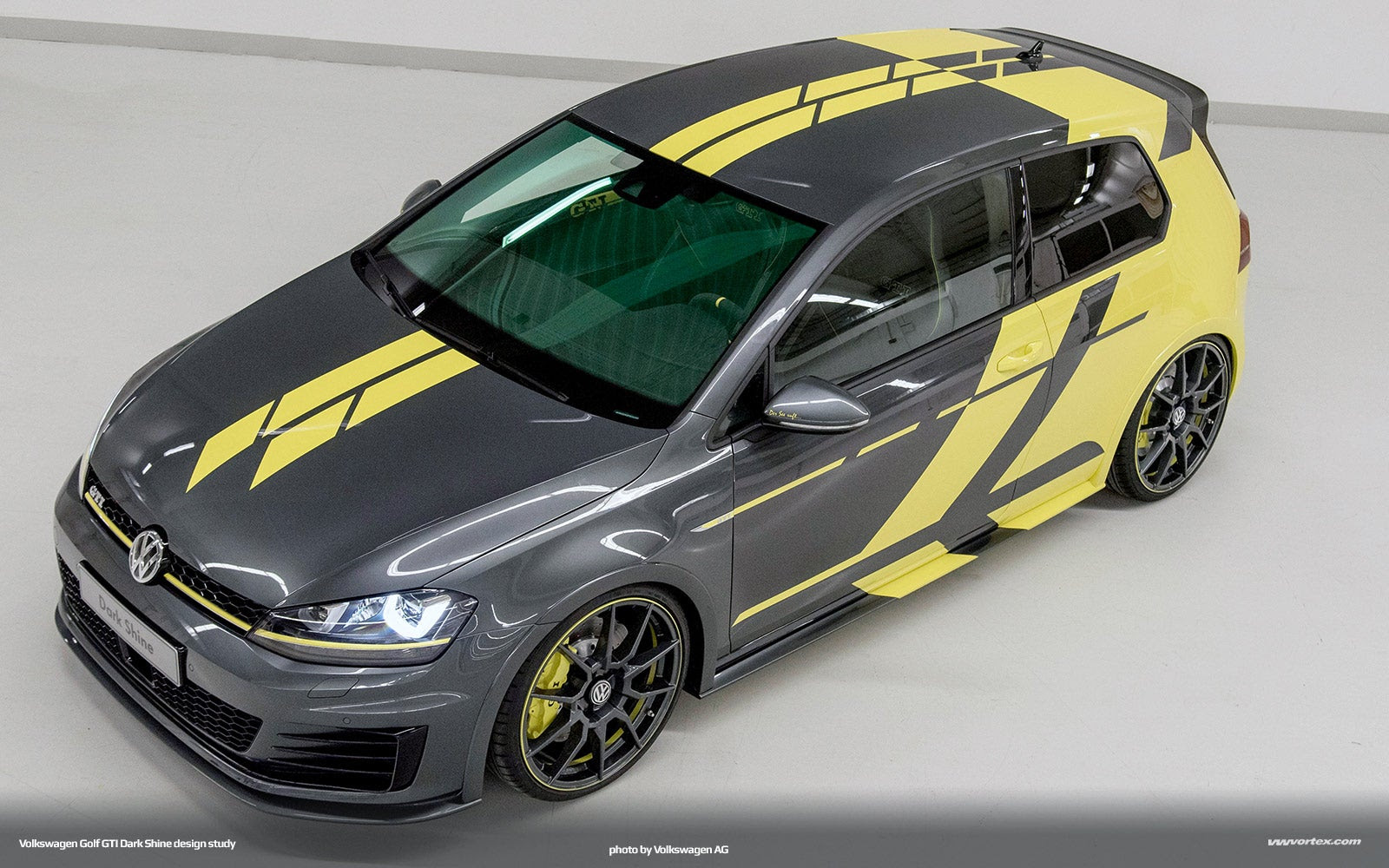 Volkswagen-Golf-GTI-Dark-Shine-2015-951