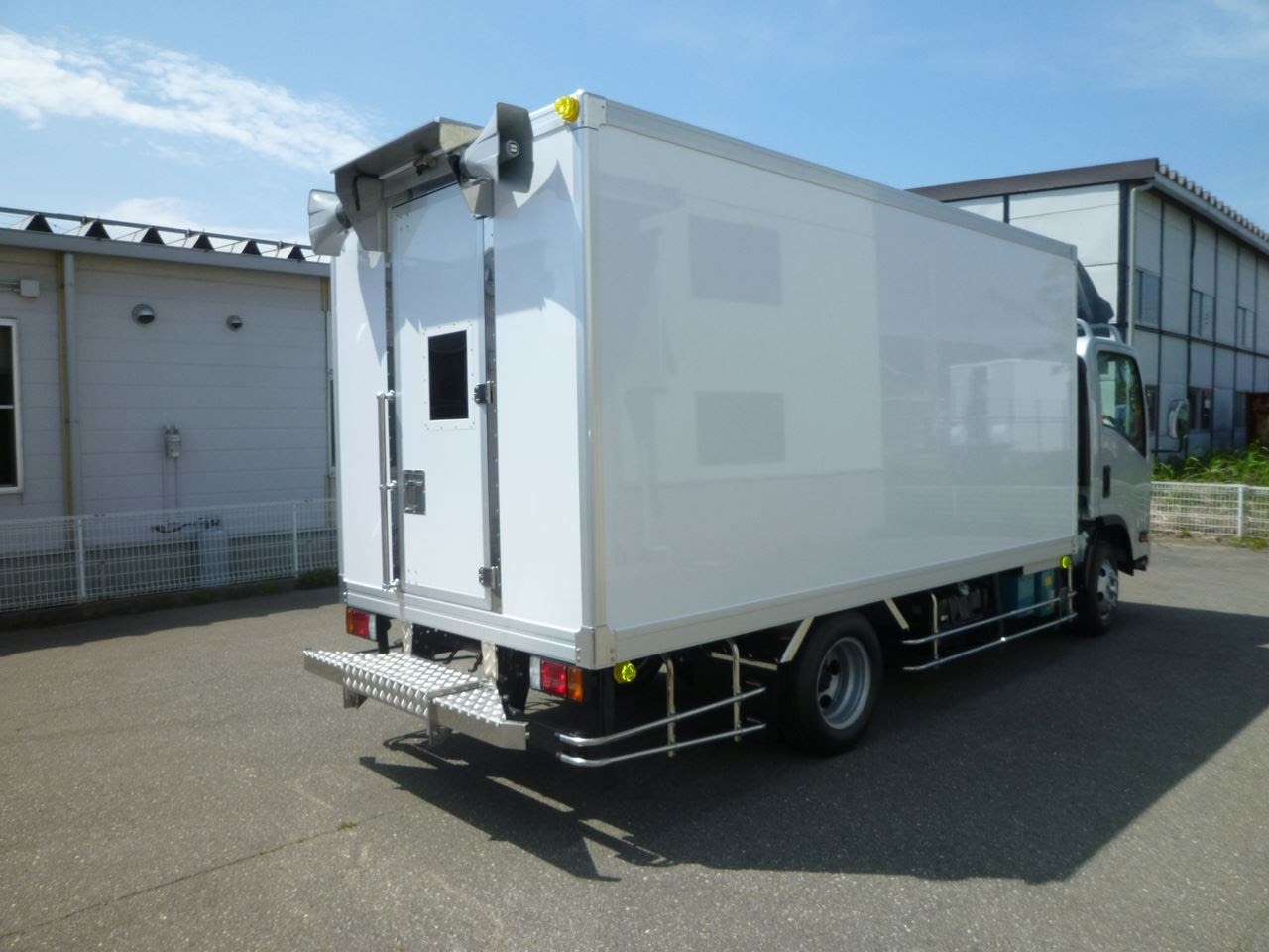 中売り型食品移動販売車 ２ｔ ワイドロング カーライフ福島郡山店 移動販売車製作 販売 中古車入荷情報