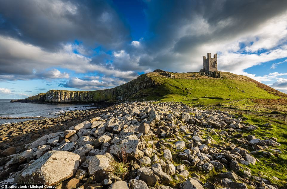 Some say that the ghost of a 16th-century knight still haunts the ruins of this 14th-century Northumberland fortification, which was built on basalt flow