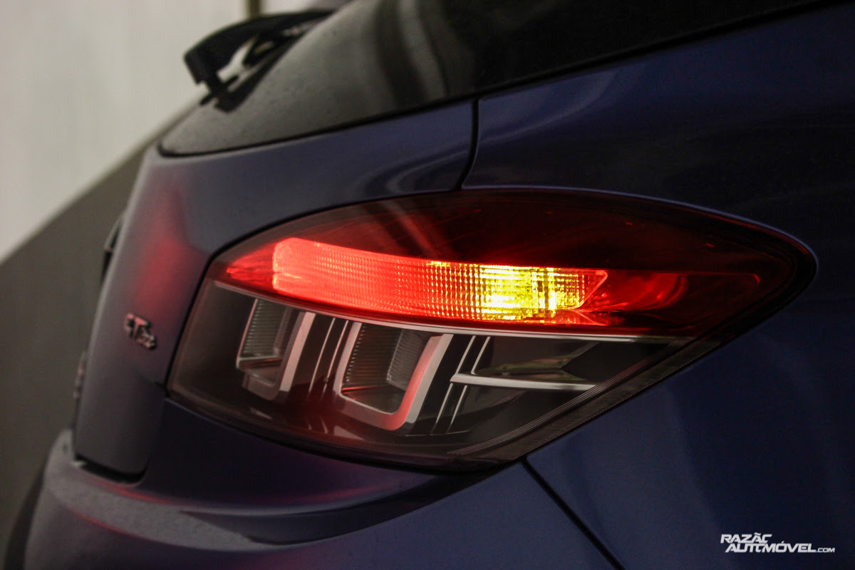 marca francesa pede por este modelo 28.800€ (30.380€ a unidade ...