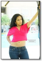 Aasheekaa Armpit Show in Pink