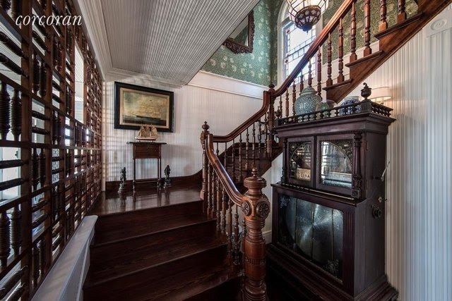 Elaborately milled staircase