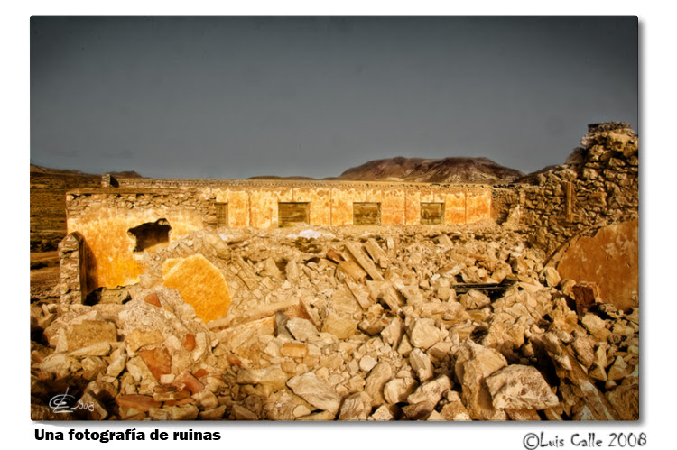 una fotografía de ruinas copia