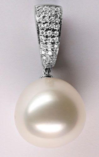 Originalfoto DIAMANTANHÄNGER 14,6 SUPER-FEINE SÜDSEEPERLE 18K 2.400€
