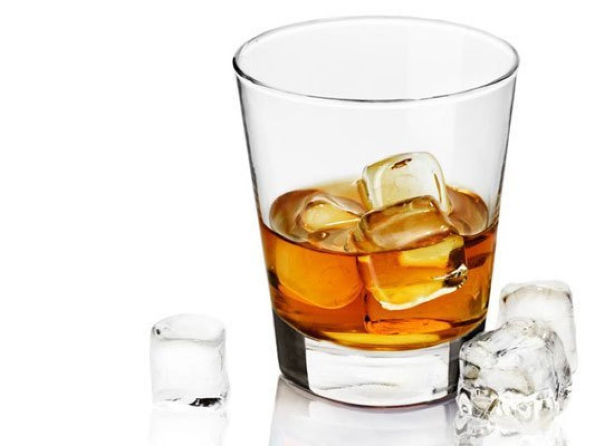 drink the whiskey on rocks Drinkers The Post Huffington Headaches Only Understand   Whiskey