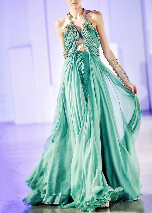 modeavenueparis:

Basil Soda Spring/Summer 2011 Haute Couture | Paris
