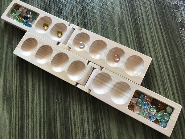 マンカラは遊び方の種類が多い ルールと必勝法や勝てるコツ ガムシャラナ子育て