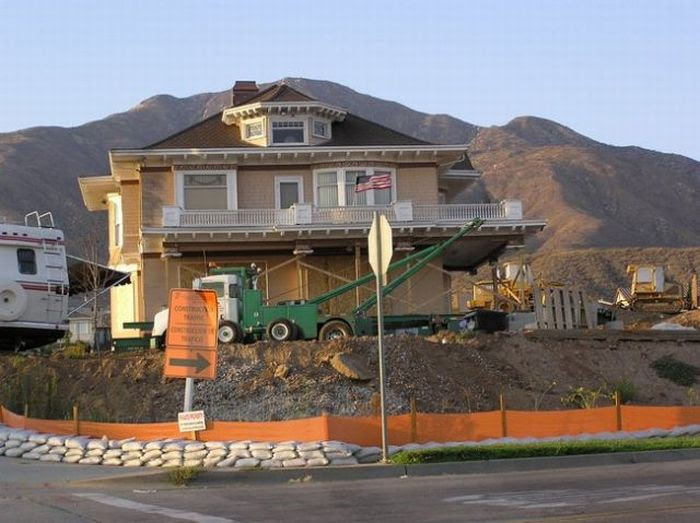 Big Houses Transportation (26 pics)