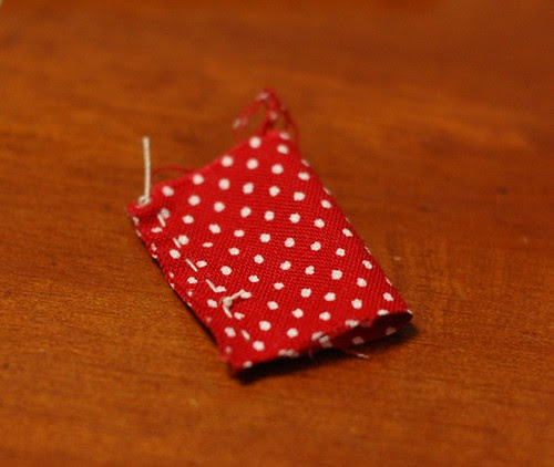 How to make a button pouch with two pockets 22
