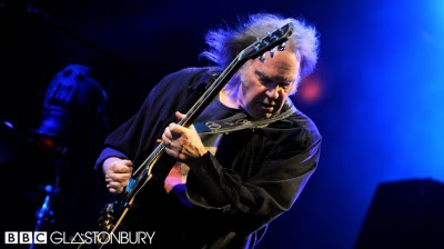 glastonbury-2009-neil-young.jpg