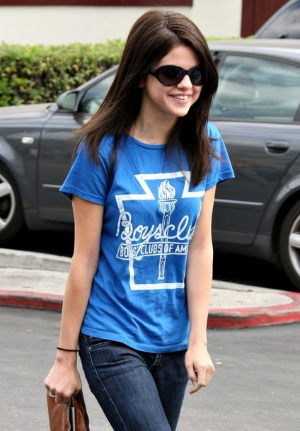 selena gomez 2011 Top 10 selena gomez nails 2011. selena gomez 2011 Top 10