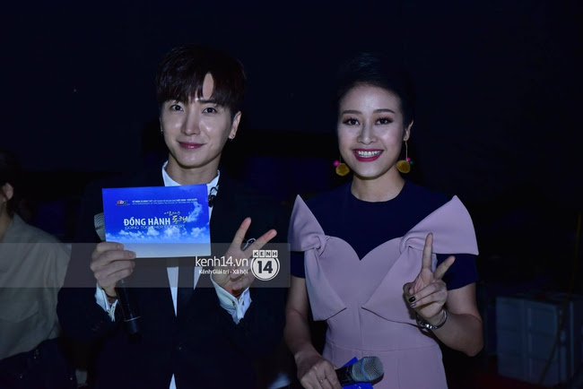  hình ảnh hiếm hoi của Leeteuk (SJ) buổi biểu diễn ở hậu trường tại Việt Nam! - Ảnh 1. "title =" Những bức ảnh hiếm hoi của Leeteuk (SJ) buổi biểu diễn ở hậu trường tại Việt Nam! - Ảnh 1. "rel =" lightbox "PHOTOID =" 26e44a30-16d5-11e7-8f54-4d73ad404e6a "type =" "style =" ảnh max-width: 100%; "Dữ liệu ban đầu =" http: // kenh14cdn. com / 2017 / 1-1491049029283.jpg "width =" "height =" "> </div> <div class=