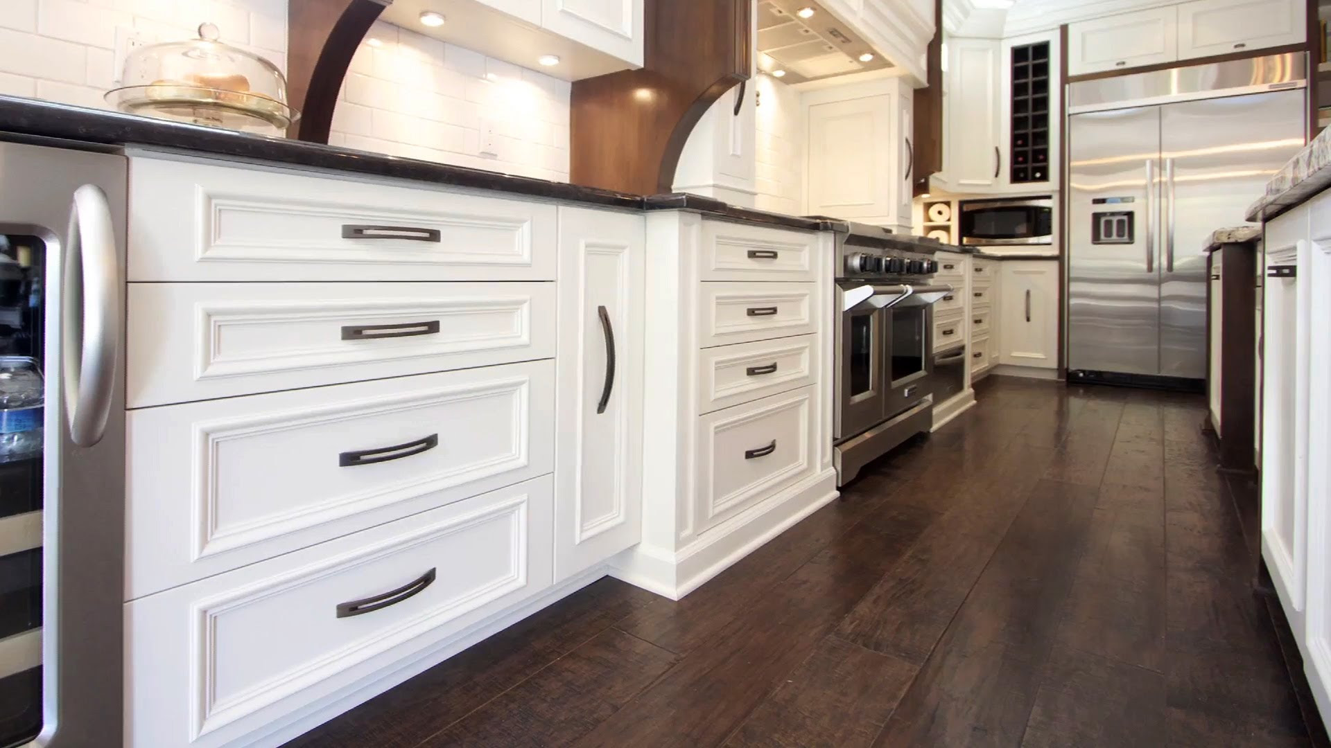 20 Gorgeous Flooring Ideas For the Kitchen