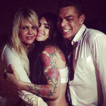 Monique Evans e a DJ Cacá Werneck passaram o réveillon juntas