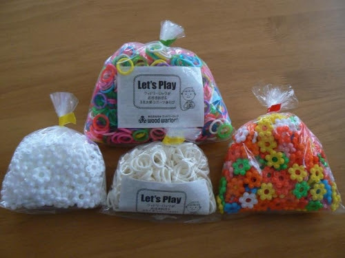 チェーンリングと花はじき おもちゃ