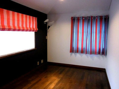 センスの光るカッコイイ子ども部屋で 感性をも育てる家作りを 自由が丘ルドファンのオーダーカーテン施工例