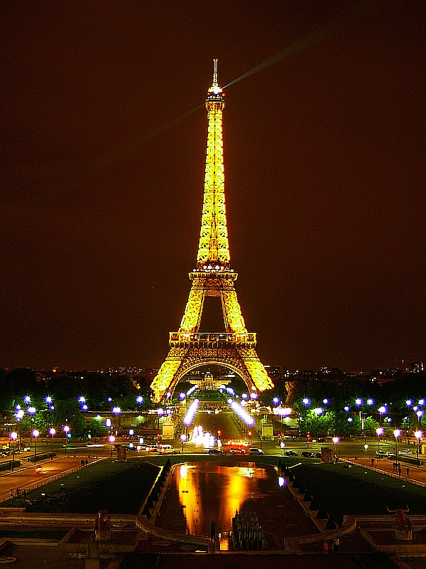 Perierga.gr - Eiffel