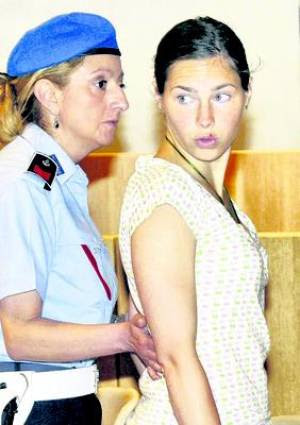 Amanda Knox c/o Casa circondariale di Perugia I-06 132 Capanne (PG)