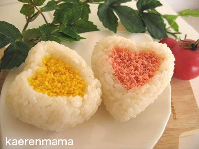 ハートの型抜きを使って簡単 可愛いおにぎりの作り方 Kaerenmamaオフィシャルブログ 短時間でかわいいキャラ弁当 Powered By Ameba