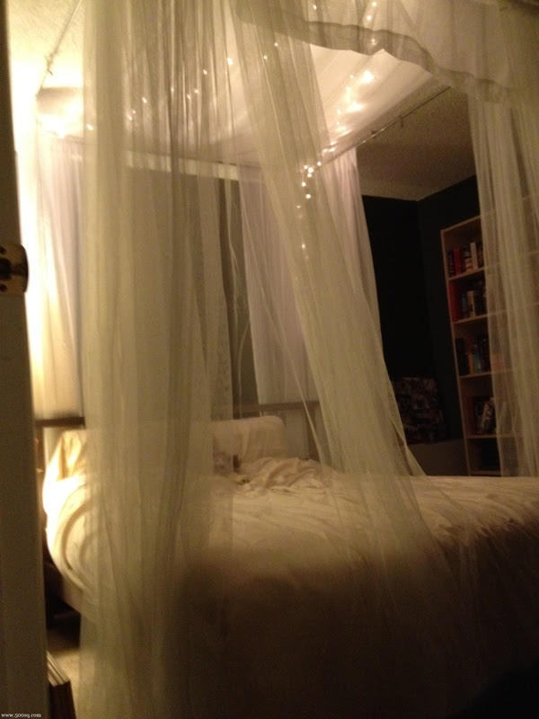canopy beds