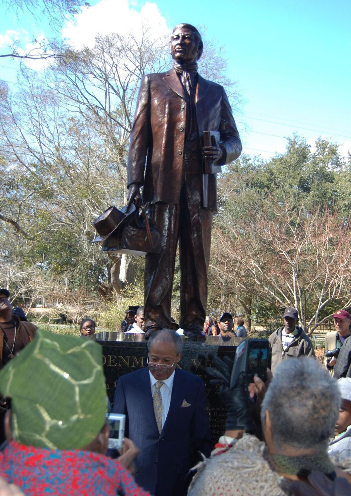 Denmark Vesey monument unveiled before hundreds | Arts and Travel