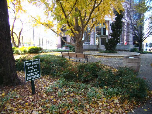 PB181253-Pershing-Point-Park-Sign