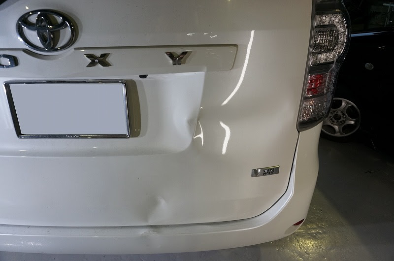 大きなへこみがキレイに直る修理 姫路市の車の板金塗装 キズ ヘコミ 直し 加古川 高砂 キズへこみ修理 板金塗装なら鈑金塗装チャンピオンの店 姫路市 Trガレージ