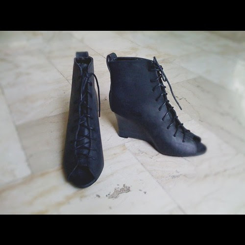 Black lace up peep toe booties. From 1700 to 1400php. See you at @bloggers_united bazaar tom.