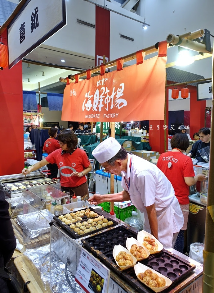 19 新光三越A11館6樓日本商品展白樺山莊丸新製麵所虎屋多幸兵衛大阪鶴橋風月冰淇淋博覽會六花亭白色戀人清酒札幌石屋製果平島貝比蜂蜜蛋糕練屋銀八可樂餅俱樂部.jpg