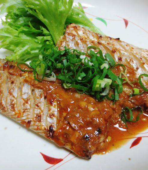 太刀魚の胡麻豆板醤焼き おうちで楽しむ簡単レシピ