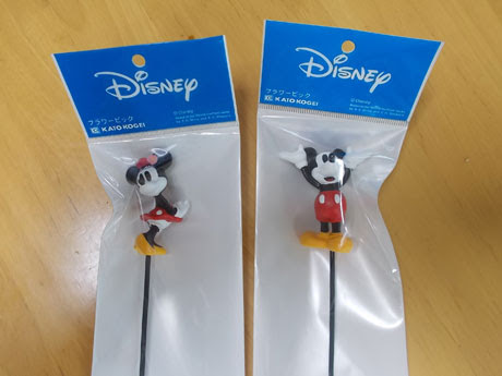 ディズニーランドローズに合うピック バラ はまりました