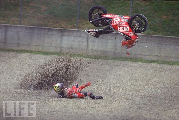 Motorcycle Crashes Galore (26 pics)
