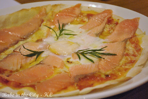 Smoked Salmon Pizza (regular RM30, large RM36)