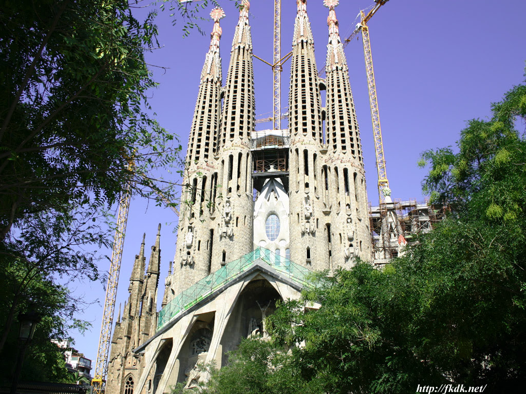 サグラダファミリア受難の門の壁紙 風景写真無料壁紙