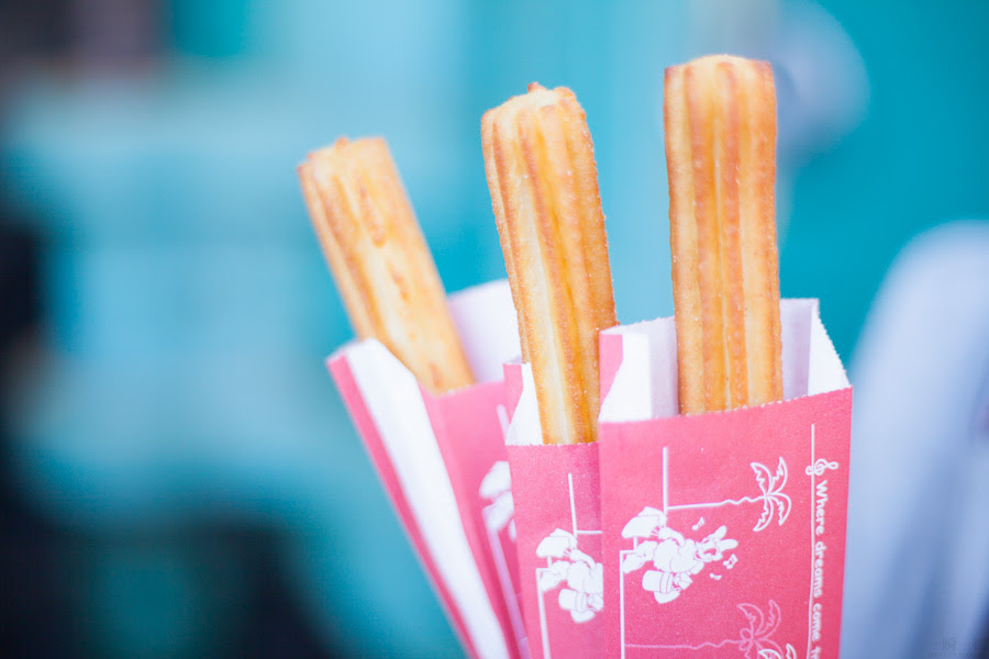 食べ歩きにオススメ チュロス ポテト味 とフライドピザ 期間限定 ディズニーシー Ultimofoto