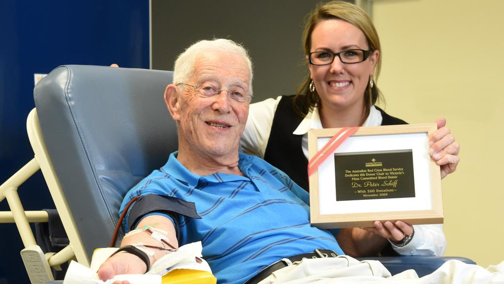 15 Best Photos Peter Schiff Wife / John Layfield Meredith Whitney