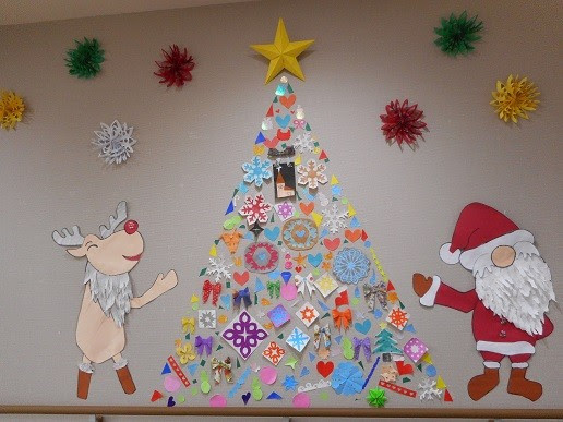 クリスマス飾り デイサービス編 アルファリビング岡山後楽園 スタッフブログ あなぶきの介護