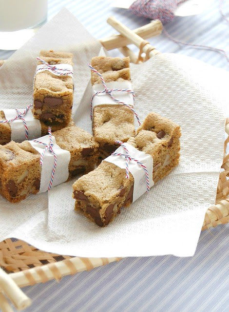 Chocolate chip cookie cake / Bolo-cookie com gotas de chocolate