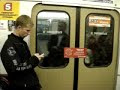 Video Как в вагоне метро проехать без давки....