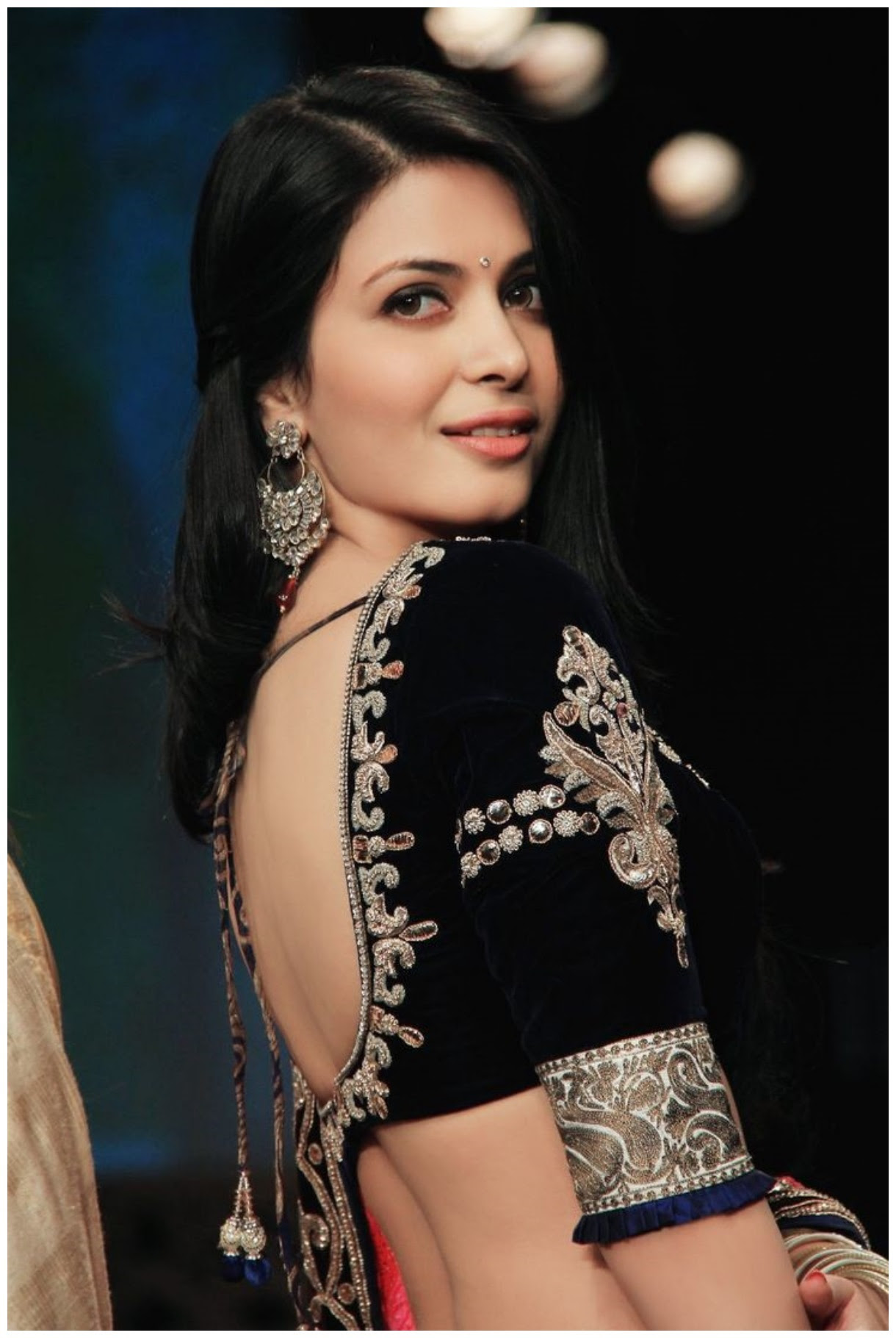 Graceful Blouse Varieties for Indian Teen Girls