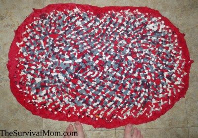 Perhaps not perfectly oval (it was the author's first try) but perfectly functional. Made from t shirts and blue jeans. 