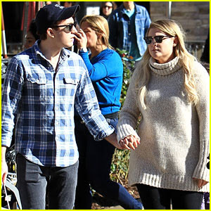 Meghan Trainor & Boyfriend Daryl Sabara Hold Hands While ...