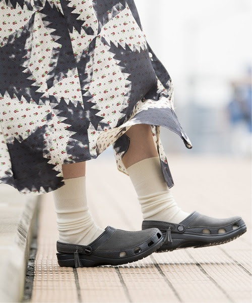 Standard Standard Smu Journal Crocs サンダル Smu Stitch サンダル サンダル Crocs クロックス のファッション